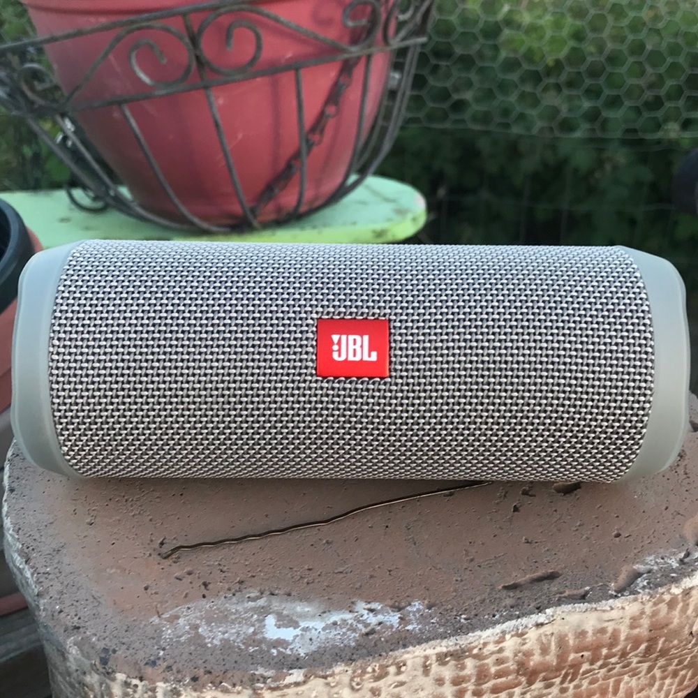 Jbl flip 4 speaker